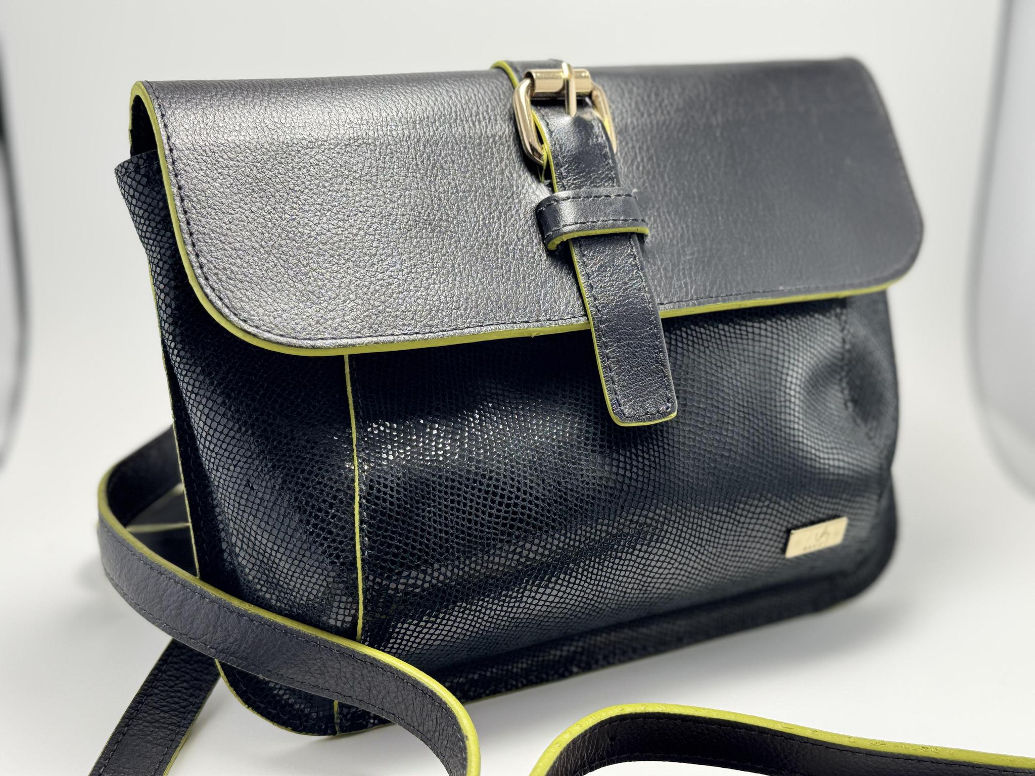 HTF RARE Velez Leather Black Crossbody Bracelet Handle Amazon.com | VELEZ Top Grain Leather Messenger Bag For Men  main image 3