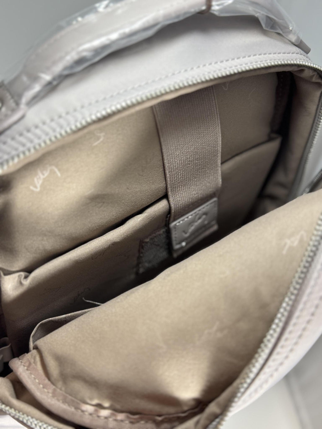 Velez Morral Purpura Chiaro